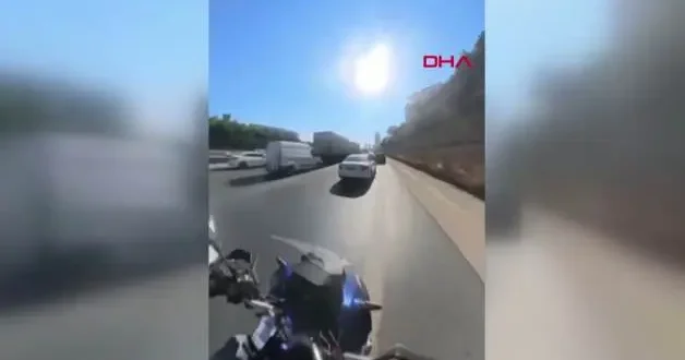 TEM de feci kaza: Otomobil ile motosiklet böyle çarpıştı