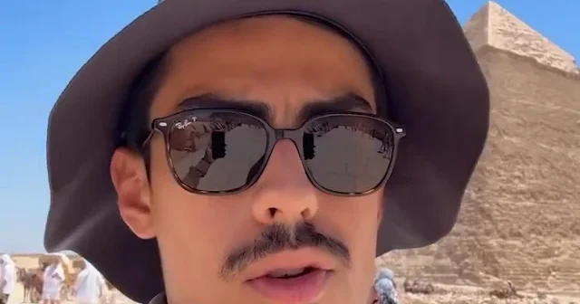 Piramitlerin önünden dünyaya tokat gibi haykırış: 4500 yıllık ölü kralların mezarı Gazzeli çocuklardan daha fazla insan hakkına sahip! VİDEO İZLE