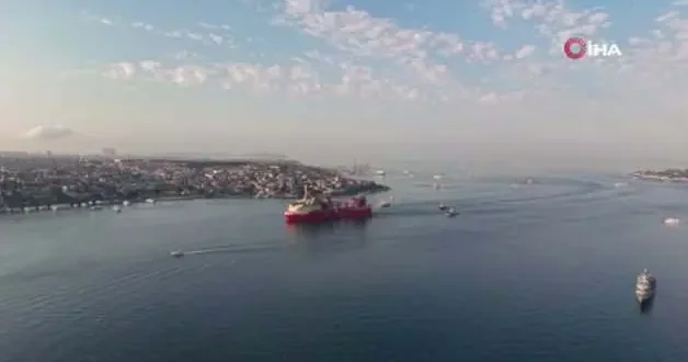 İstanbul’da 215 metrelik boru döşeme gemisi alarmı: Boğaz çift yönlü olarak trafiğe kapatıldı