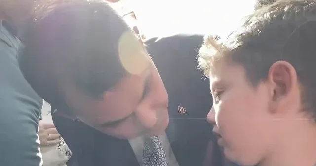 Bakan Kurum dan anlamlı paylaşım: Yakında Üzümlü Köyü’nde Muzaffer’in yeni evine misafir olacağım VİDEO İZLE