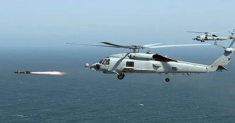 ABD helikopteri Umman Denizi ne acil iniş yaptı: 1 kişi kayıp
