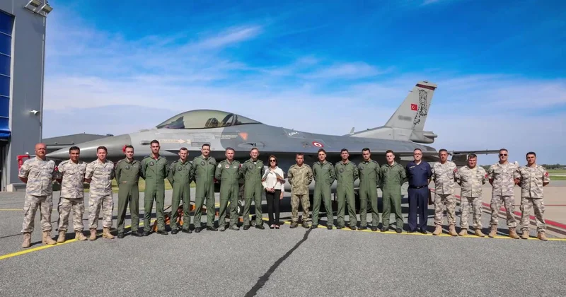 Türk F 16 ları NATO Geliştirilmiş Hava Polisliği Blok 72 nöbetini devraldı