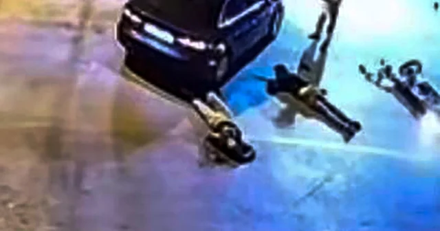 Otomobiliyle motosiklete çarptı, kaputtaki çocuğu indirip yaralıları ezerek kaçtı; o anlar kamerada Mersin Haberleri Habertürk Yerel Haberler