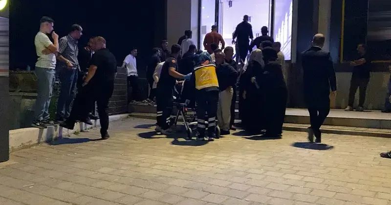 Düğünde iki grup arasında bıçaklı müzik kavgası: 3 yaralı