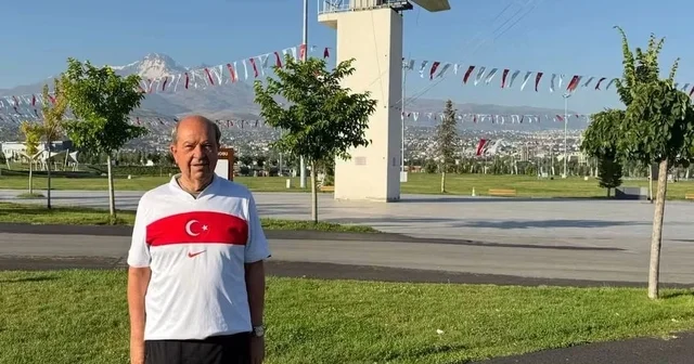 Tatar, Kıbrıs Barış Harekatı ndan dönen uçakların indiği yerden paylaşım yaptı KKTC 5. Cumhurbaşkanı Ersin Tatar: Gelincik tarlası gibiydi Kayseri Kayseri Haberleri Habertürk Yerel Haberler
