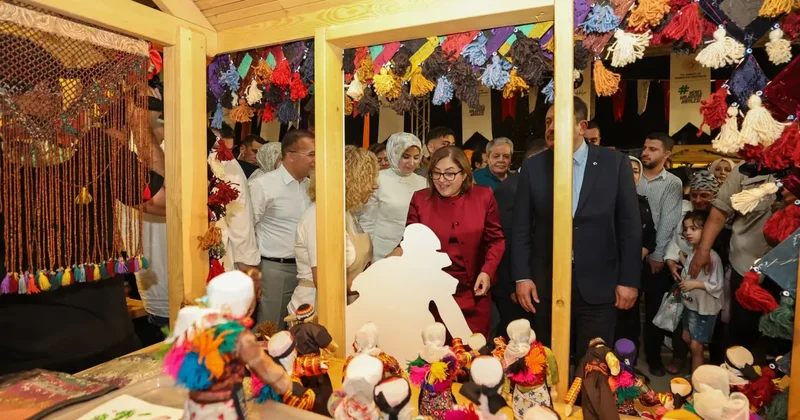 Gaziantep te Hemşehri Dernekleri Festivali renkli görüntülerle açıldı