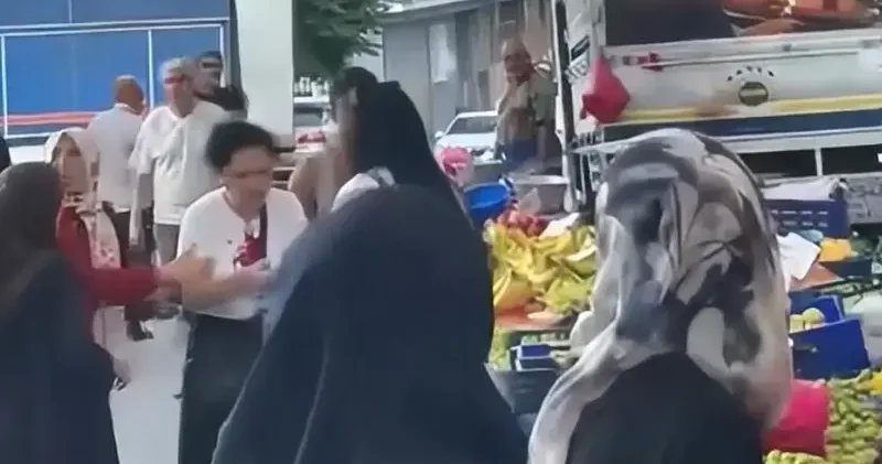 Beyoğlu’nda pazarda Ürünlere zarar verdin kavgası: Kadın başından yaralandı esnaf tutuklandı