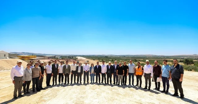 Şahin, Mavikent Havalimanı yolu çalışmalarını inceledi Yol çalışmalarında yüzde 35 tamamlandı Gaziantep Haberleri Habertürk Yerel Haberler