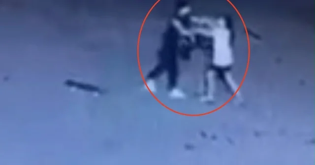 11 yaşındaki çocuğu site bahçesinde darbetti; olay kamerada Diyarbakır Haberleri Habertürk Yerel Haberler