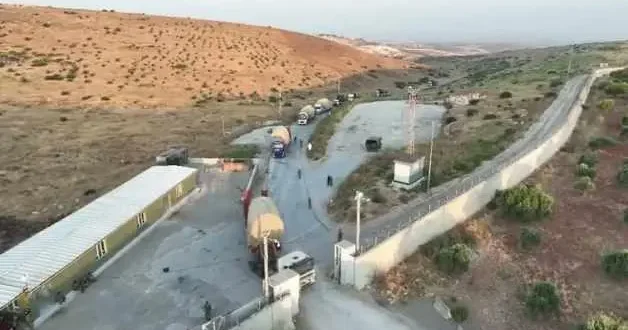 Mehmetçik Fırat ın iki yakasını katlanabilir köprüyle birleştirdi