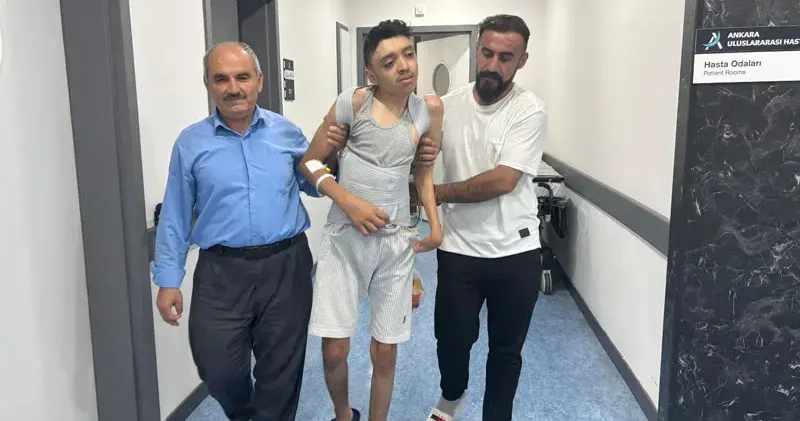 Skolyoz hastası Bünyamin, ameliyatla sağlığına kavuştu