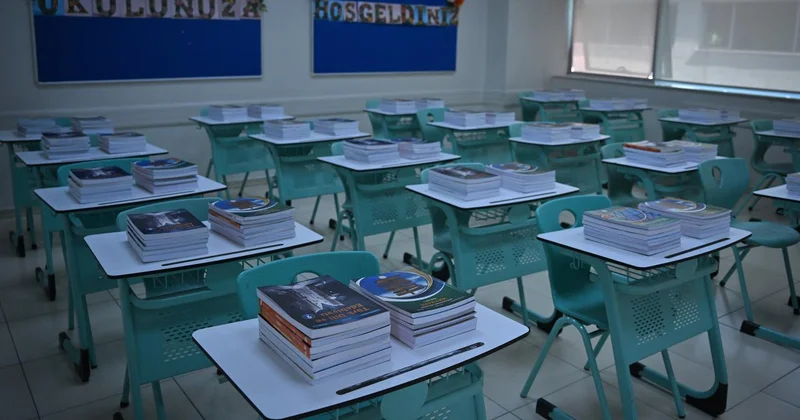 Ücretsiz ders kitapları okul sıralarındaki yerini aldı