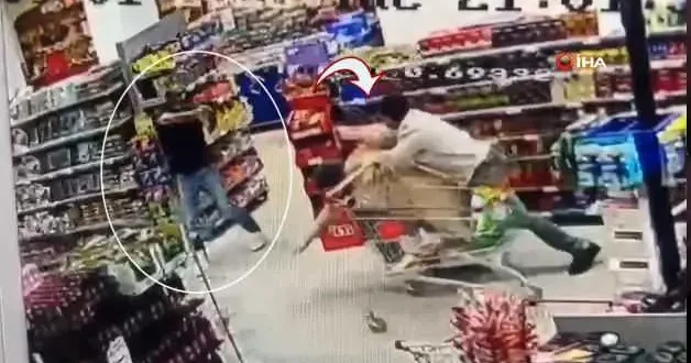 Ankara’da markette silahlı kavga güvenlik kameralarına yansıdı
