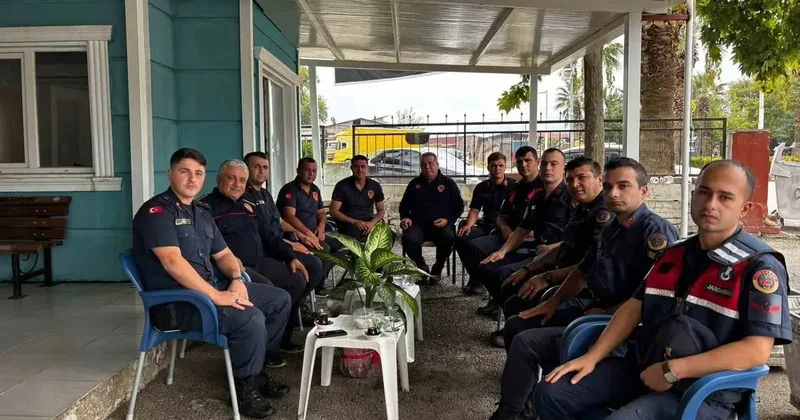 Sarıgöl’de jandarma ekipleri itfaiyecilerin haftasını kutladı
