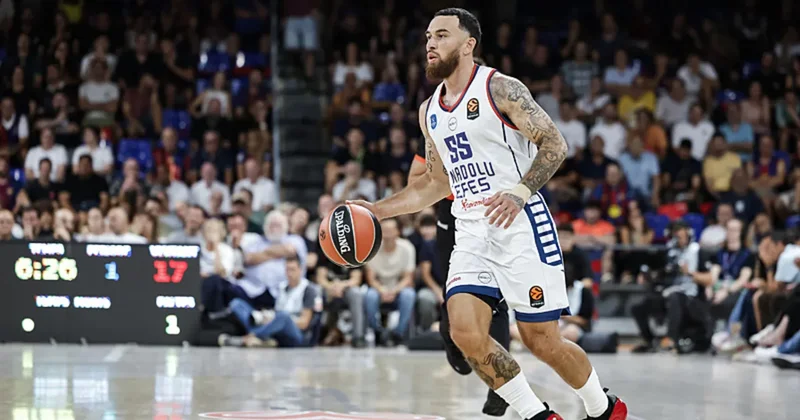 Anadolu Efes’te Mike James depremi! Ameliyat oldu