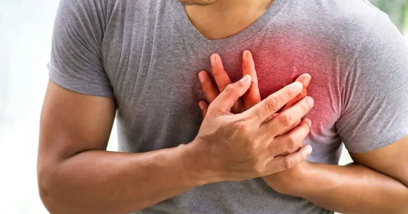 Kardiyolog kalbin alarm verdiğini gösteren 3 belirtiyi açıkladı