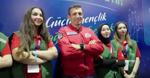 Selçuk Bayraktar dan TEKNOFEST paylaşımı: Bu sevda bizi daha çok diyar diyar gezdirir