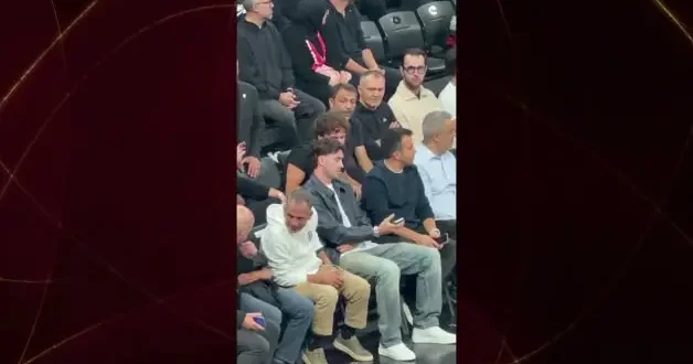 Beşiktaş ın yıldızı basket maçında tribünde! Takımı yalnız bırakmadı