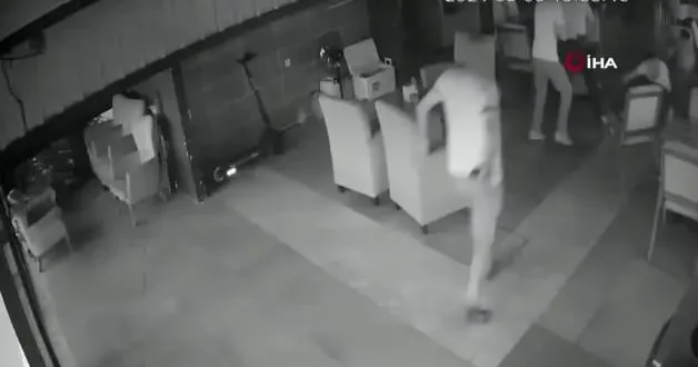 Kocaeli deki kafe cinayetinde yeni gelişme İki kardeşin vurulduğu anlar ortaya çıktı