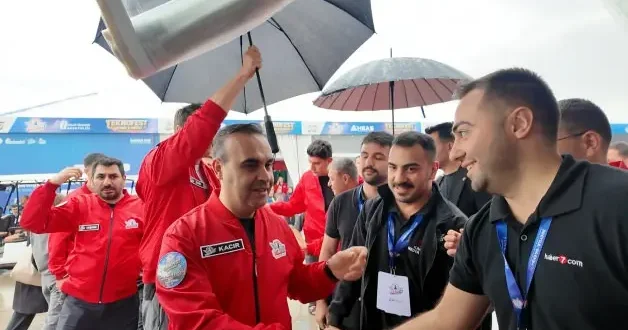 Bakan Kacır dan TEKNOFEST te Kanal 7 Medya Grubuna övgü dolu sözler!