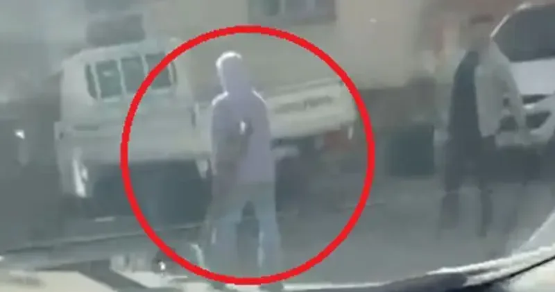 Bursa da sokakta tüfekle dolaşan şüpheli yakalandı