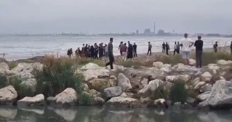 Mersin den acı haber: Denize giren 3 gençten biri hayatını kaybetti