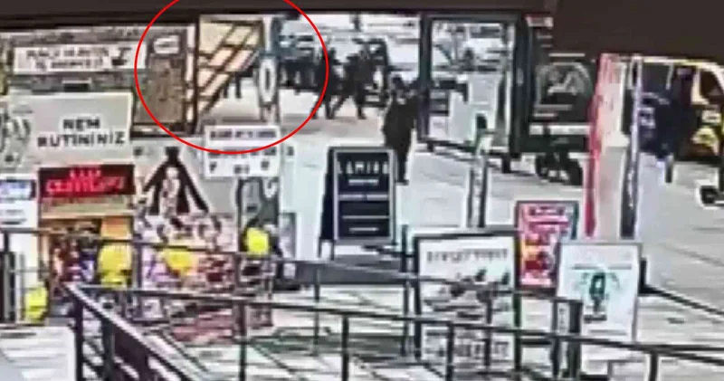 Son dakika haberler: Kaza geliyorum demedi! İnşaat kaplaması ikiz kardeşlerin üzerine devrildi İstanbul haberleri Son dakika haberleri