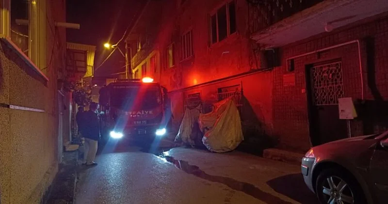 Bursa da bir kişi evini ateşe verdi; hastaneye kaldırıldı