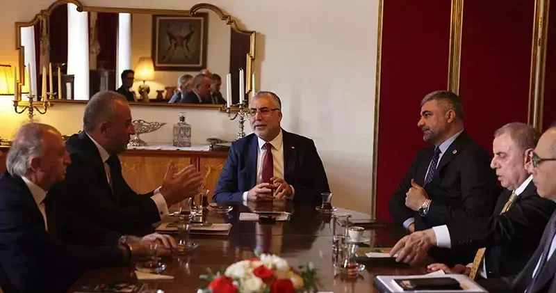 Bakan Işıkhan, Türkiye’nin Stockholm Büyükelçiliği’ni ziyaret etti