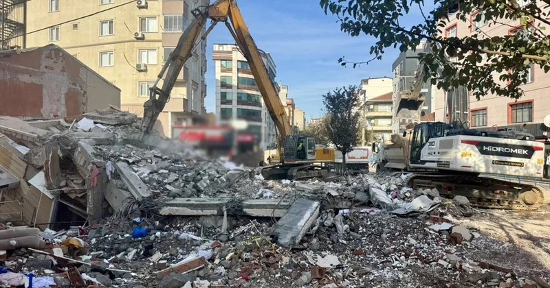 Gebze de çöken bina sonrası incelemeler devam ediyor