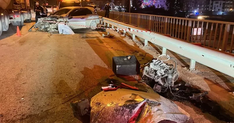 Kazada motoru yerinden fırlayan otomobilin sürücüsü ağır yaralandı
