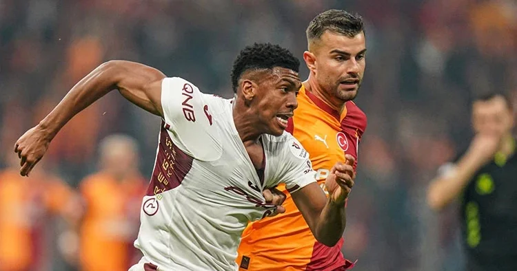 Abdülkerim Bardakcı, kelepçesi Onuachu yu maç boyunca kilitledi!