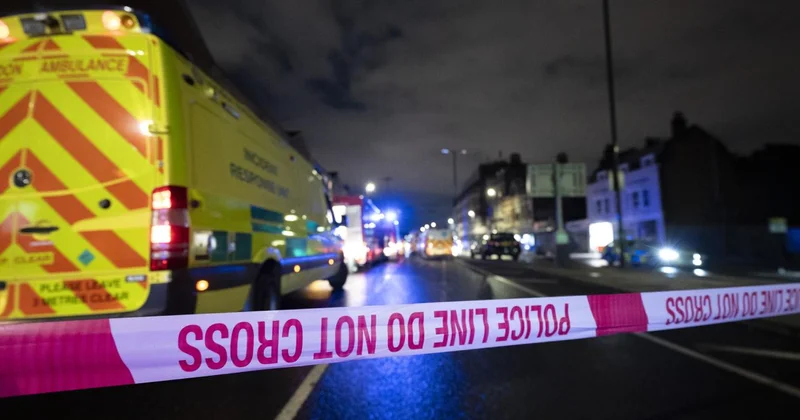 İngiltere de trende bıçaklı saldırı: 2 gözaltı