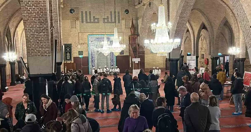 Ziyaretçi akınına uğradı: Binden fazla kişiyi ağırladı