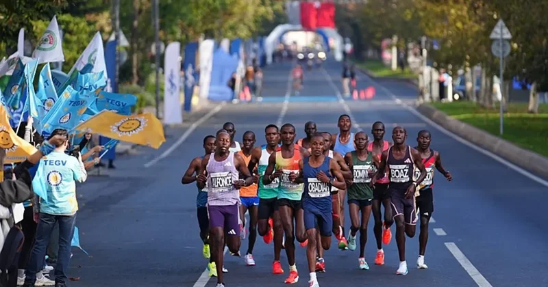 47. İstanbul Maratonu nda kazanan Rhonzas Lokitam Kilimo!