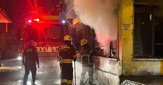 Gece yarısı iş yeri yangını: Kepenkler ve camlar kırıldı Erzincan Haberleri
