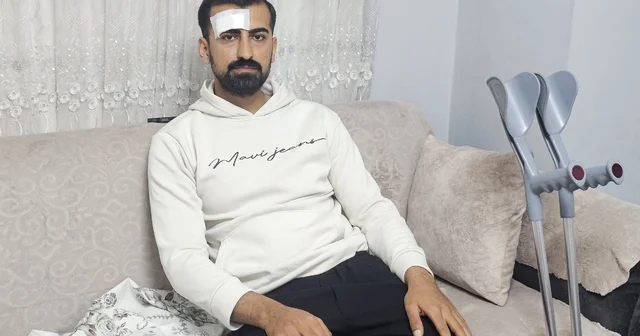 Trafik kavgasında motokurye, bıçaklanarak yaralandı; olay anı kamerada Adana Haberleri