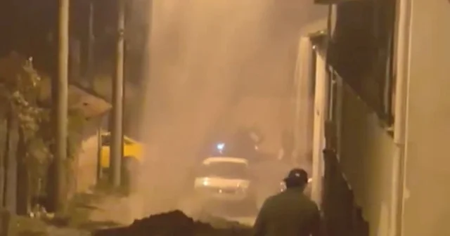 Edirne de patlayan borudan fışkıran su metrelerce yükseğe çıktı Edirne Haberleri