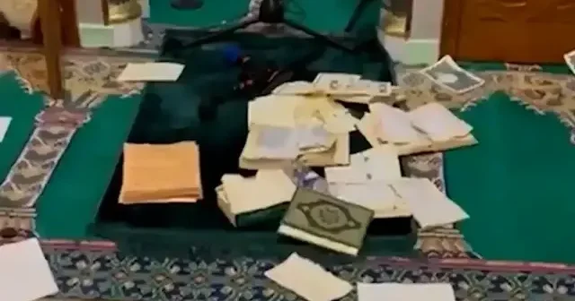 Fransa’da camiye alçak saldırı: Kur’an ı Kerimler yere atıldı VİDEO İZLE