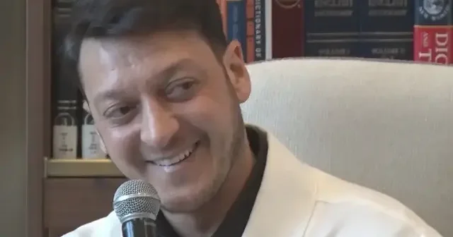 Mesut Özil in Erdoğan cevabı salonu gülümsetti: Cumhurbaşkanımdan başkası yalan... VİDEO İZLE