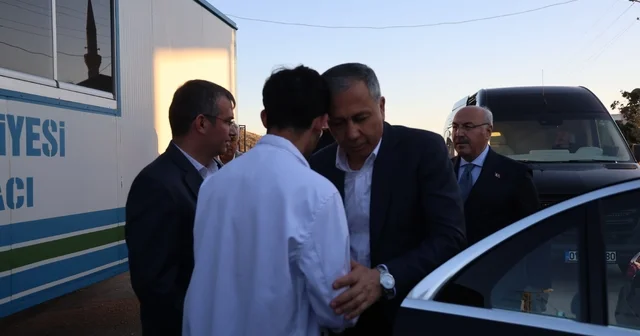 Bakan Yerlikaya, Kozan da taziye ziyaretinde bulundu Adana Haberleri