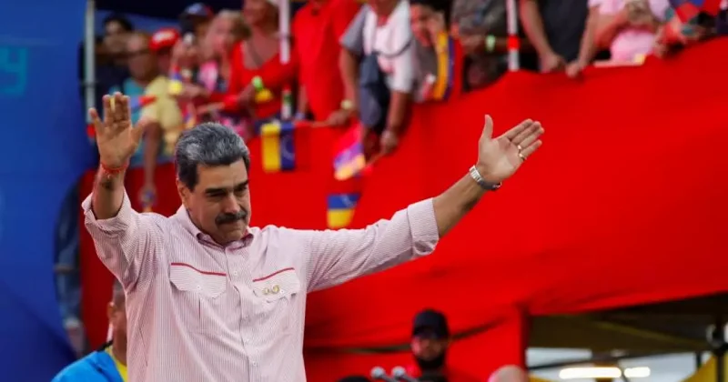 Maduro ABD ye dans ederek meydan okudu: Savaş mı? Asla, asla savaş yok!