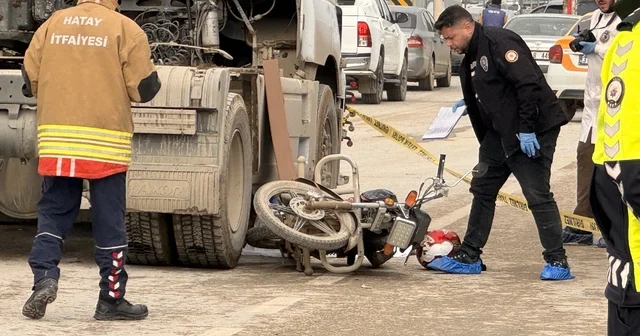 Tır ile çarpışan motosikletteki anne ve 2 aylık bebeği öldü Hatay Haberleri