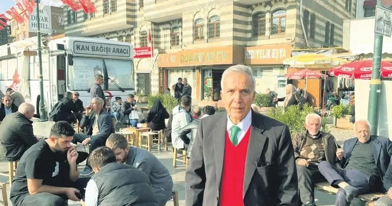 YAVUZ DONAT Sabah’ın 40. Yıl eki Diyarbakır’da beğenildi