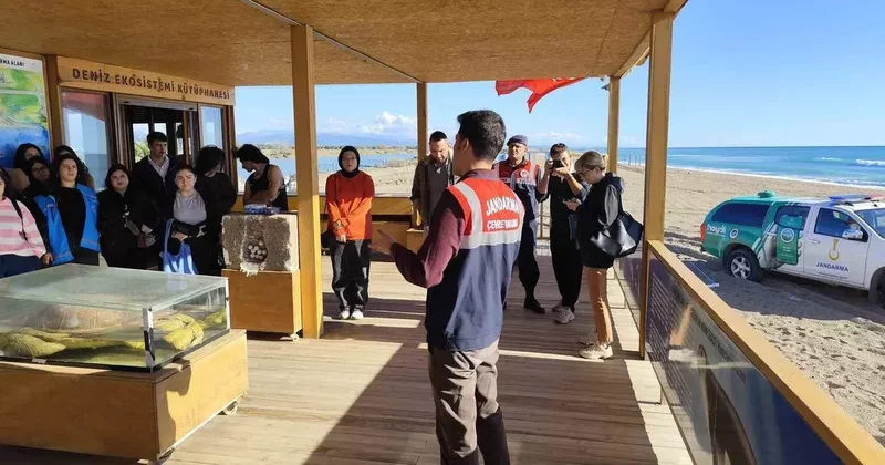 Jandarma’dan çevre koruma eğitimi ve kıyı temizliği