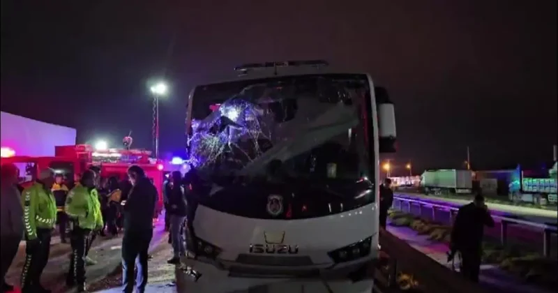 Amasya’da feci kaza: Jandarma ve hükümlüleri taşıyordu!