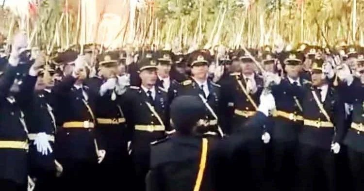 Teğmenlerin komutanına ihraç kararı iptal edildi