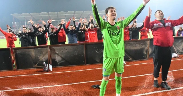 Balıkesirspor da alkışlar Talha ya Balıkesir Haberleri