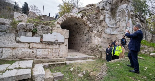 Smyrna Tiyatrosu gün yüzüne çıkıyor İzmir Haberleri