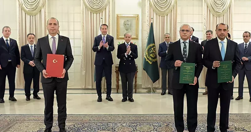 Bakan Bayraktar: TPAO’nun denizlerdeki deneyimini Pakistan’a taşıyacağız